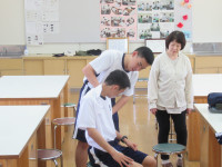 ２